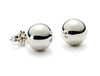 Fashion modeling white gold earrings-pearl